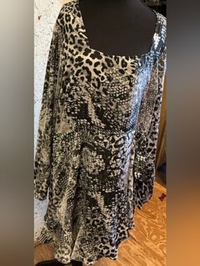 Express Black and White Animal Print Long Sleeve Dress